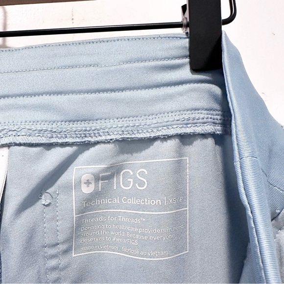 Figs Set Catarina One-Pocket Scrub Top Yola Scrub Pants In Dusty Blue S/XSP - Picture 15 of 16